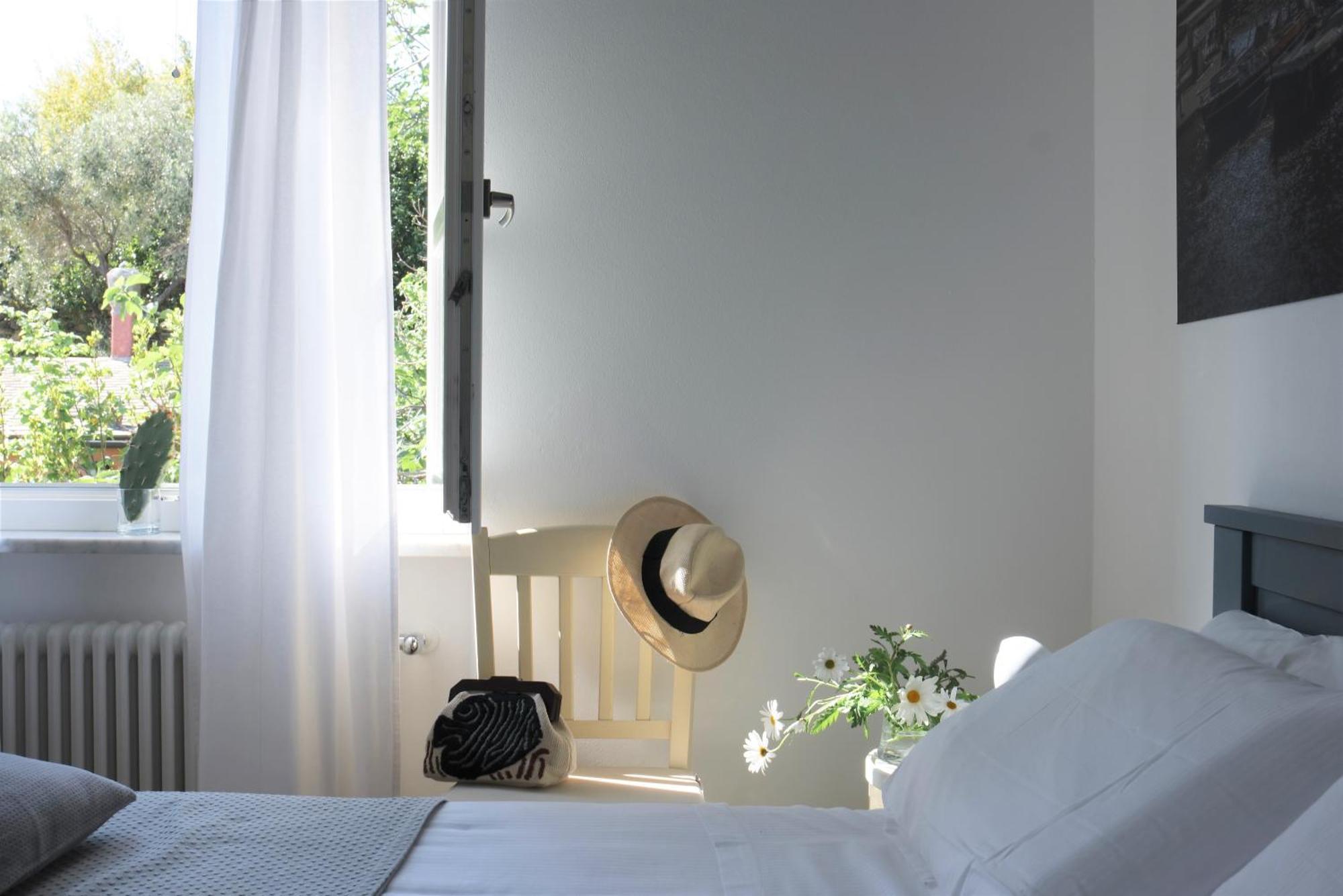 My Place Your Place Corniglia Extérieur photo