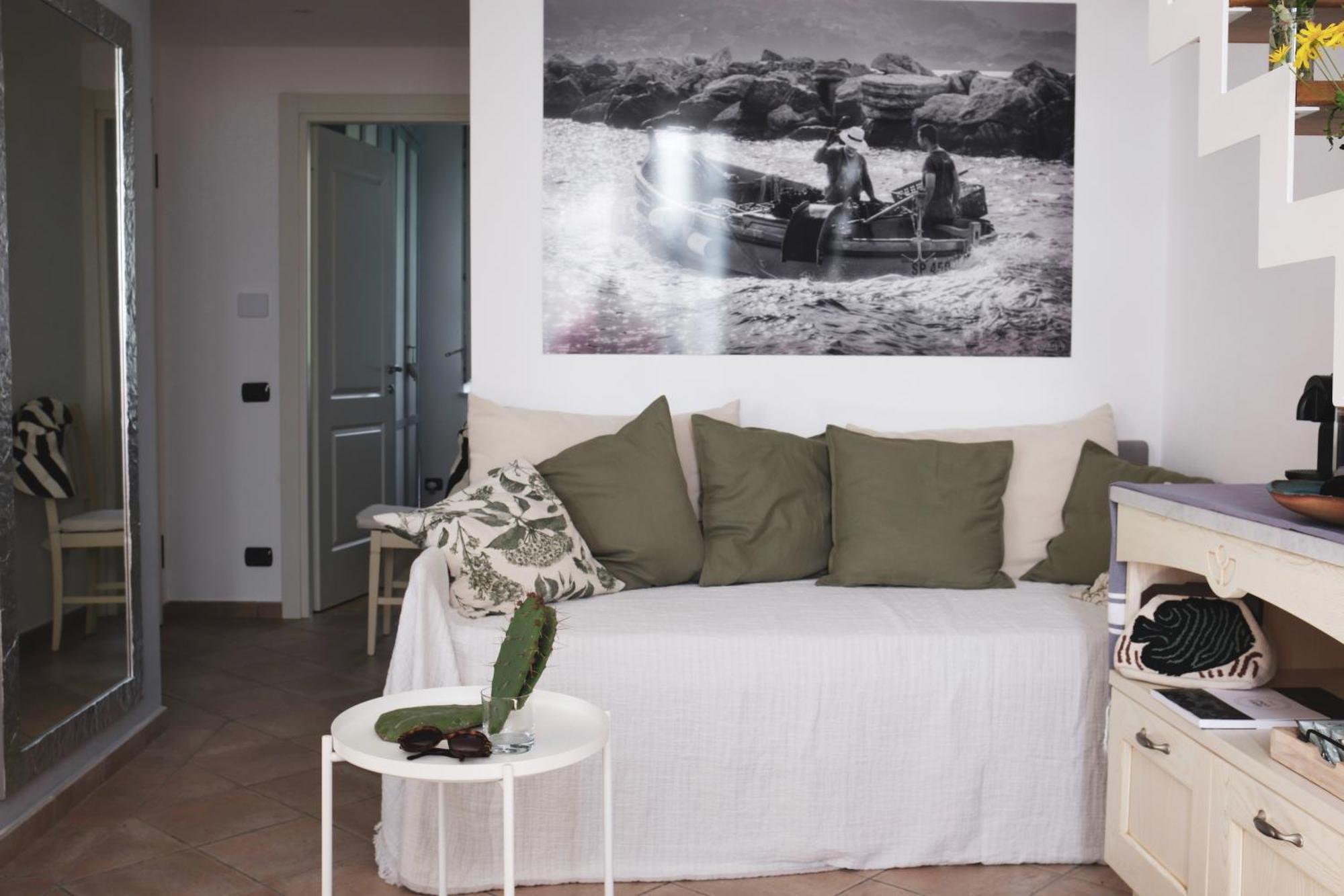 My Place Your Place Corniglia Extérieur photo
